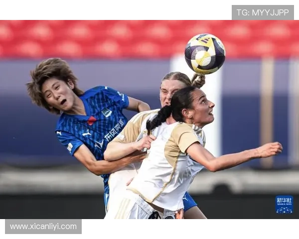 武汉车谷江大女足迎战奥克兰联现场观众人数创下新高达到32318人